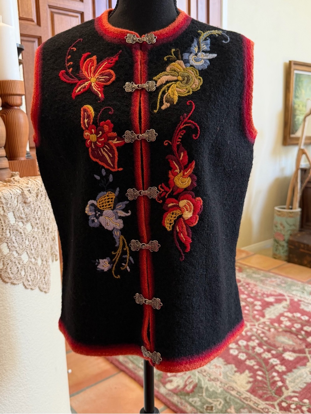 VRIKKE NORWEGIAN EMBROIDERED WOOL SWEATER VEST IRENE HAUGLAND ZAHL Size M
